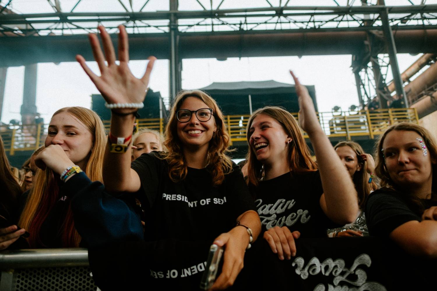 Druhý den řádili na Colours of Ostrava Calin, Finneas, rychlí kluci i Noga Erez