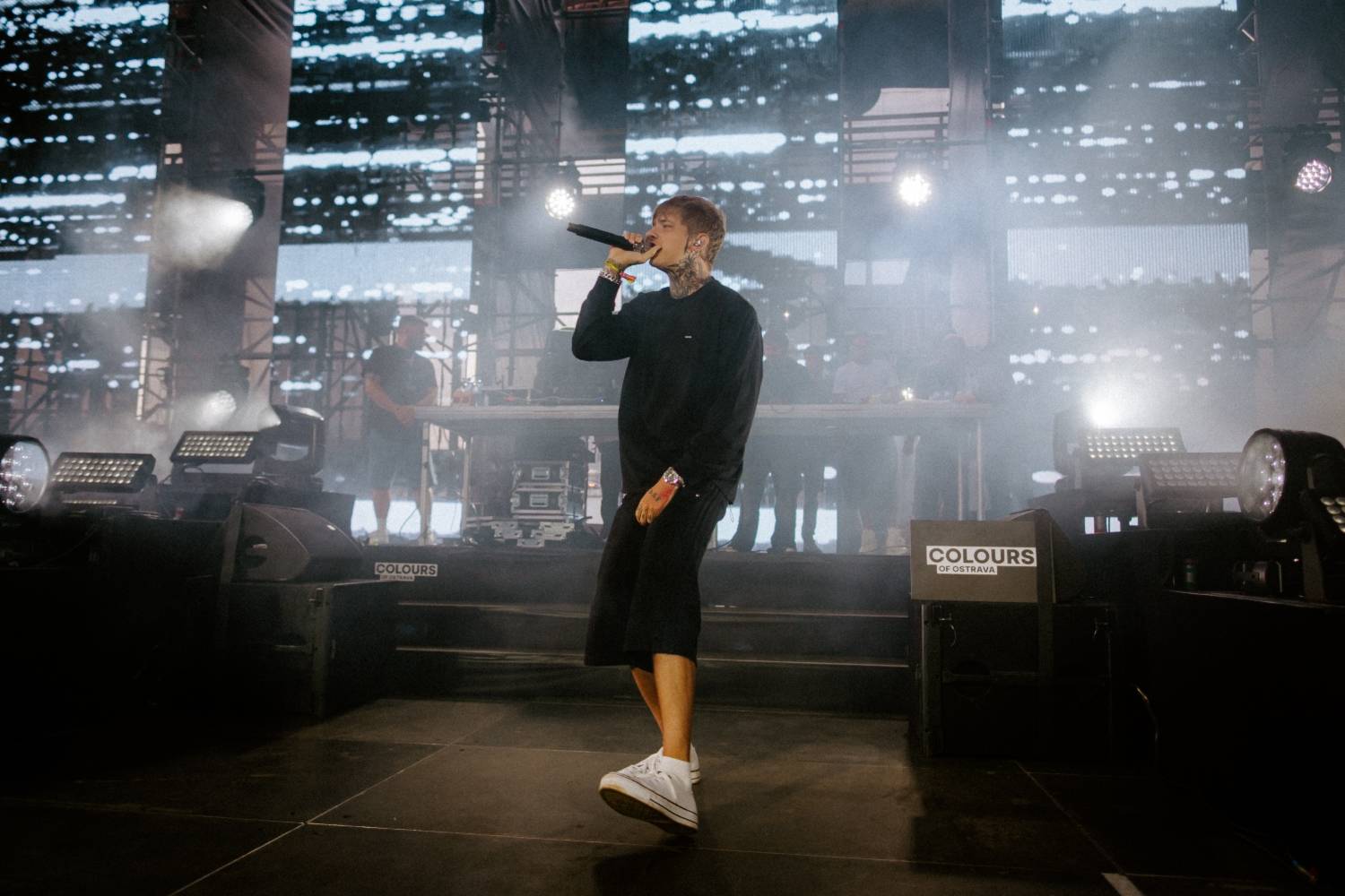 Druhý den řádili na Colours of Ostrava Calin, Finneas, rychlí kluci i Noga Erez