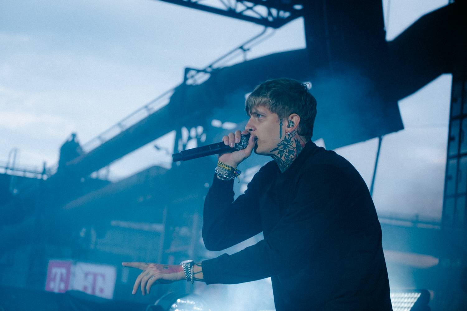 Druhý den řádili na Colours of Ostrava Calin, Finneas, rychlí kluci i Noga Erez