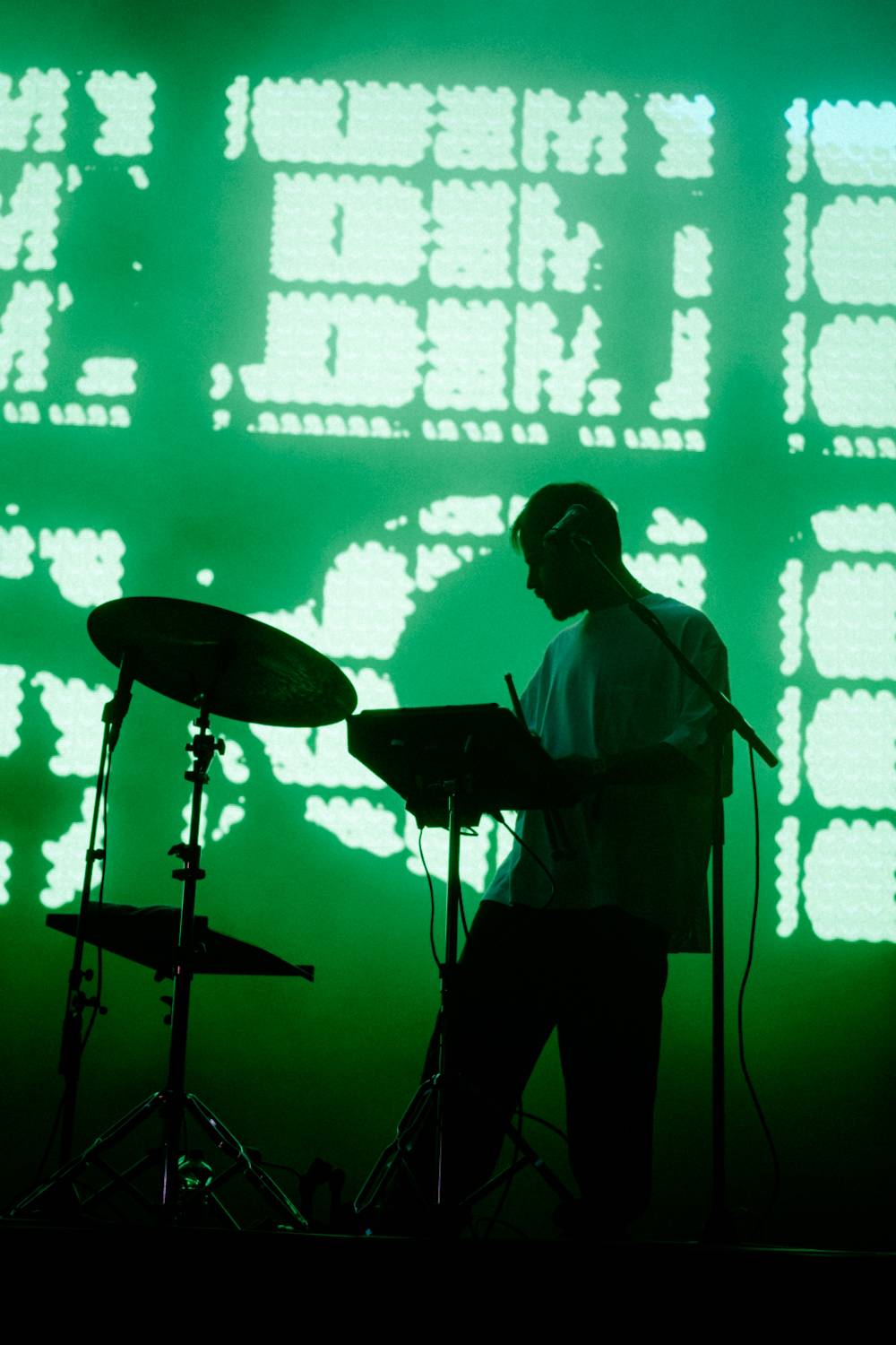 Druhý den řádili na Colours of Ostrava Calin, Finneas, rychlí kluci i Noga Erez