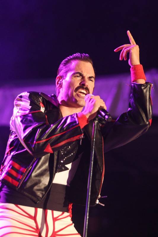 Cibulafest, den první: Zamračeno, ale bez bouřek. Fanoušky rozezpívali Sima, Queenie i Horkýže Slíže