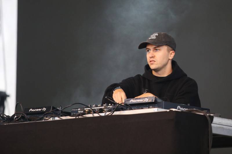 Cibulafest, den první: Zamračeno, ale bez bouřek. Fanoušky rozezpívali Sima, Queenie i Horkýže Slíže