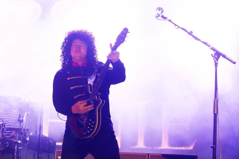 Cibulafest, den první: Zamračeno, ale bez bouřek. Fanoušky rozezpívali Sima, Queenie i Horkýže Slíže