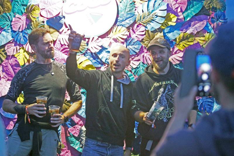 Cibulafest, den první: Zamračeno, ale bez bouřek. Fanoušky rozezpívali Sima, Queenie i Horkýže Slíže