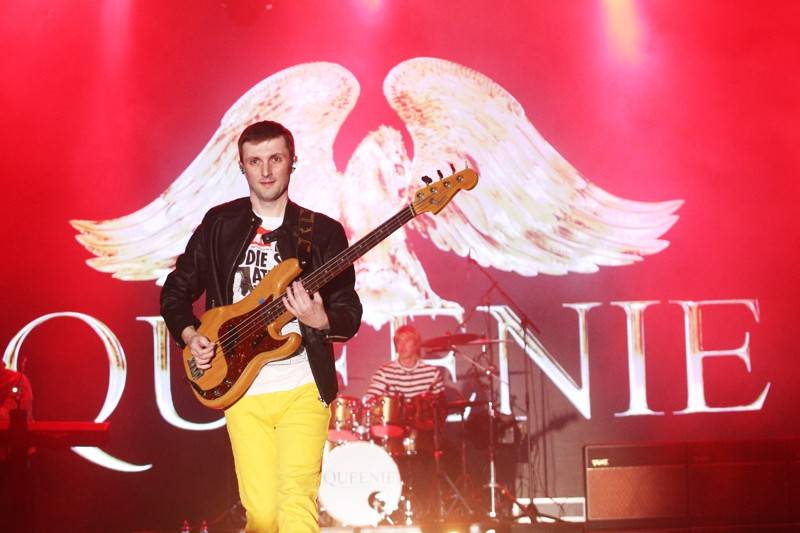 Cibulafest, den první: Zamračeno, ale bez bouřek. Fanoušky rozezpívali Sima, Queenie i Horkýže Slíže