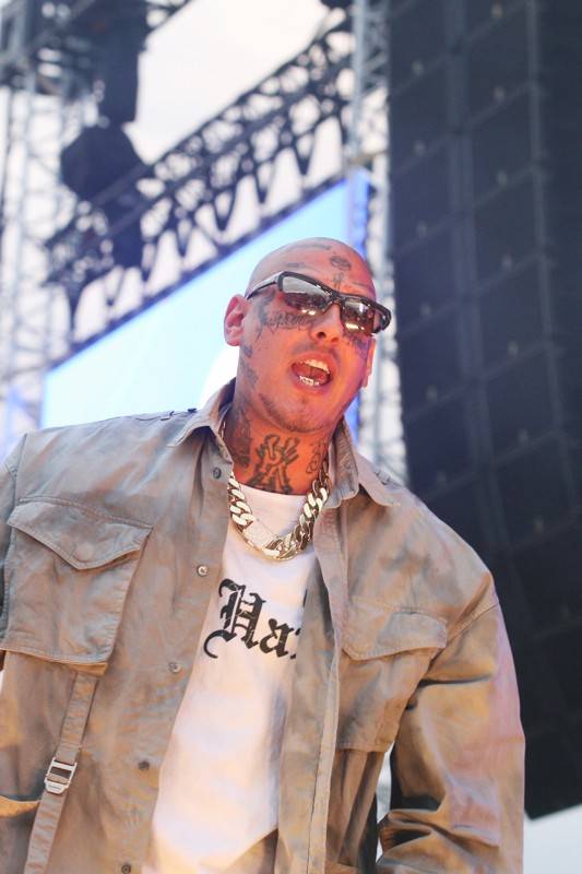 Cibulafest, den první: Zamračeno, ale bez bouřek. Fanoušky rozezpívali Sima, Queenie i Horkýže Slíže