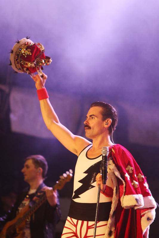 Cibulafest, den první: Zamračeno, ale bez bouřek. Fanoušky rozezpívali Sima, Queenie i Horkýže Slíže