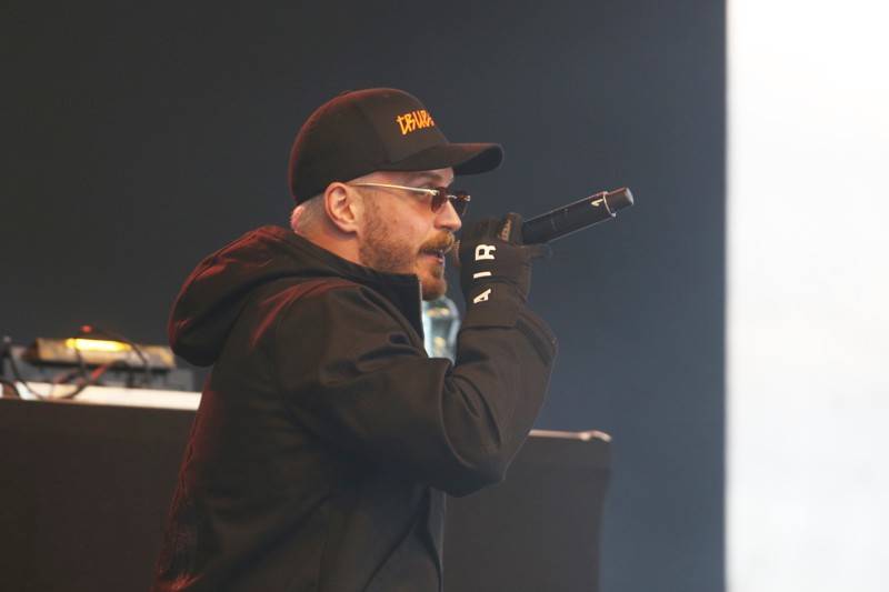 Cibulafest, den první: Zamračeno, ale bez bouřek. Fanoušky rozezpívali Sima, Queenie i Horkýže Slíže