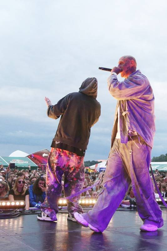 Cibulafest, den první: Zamračeno, ale bez bouřek. Fanoušky rozezpívali Sima, Queenie i Horkýže Slíže