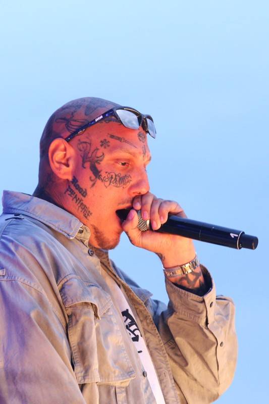 Cibulafest, den první: Zamračeno, ale bez bouřek. Fanoušky rozezpívali Sima, Queenie i Horkýže Slíže