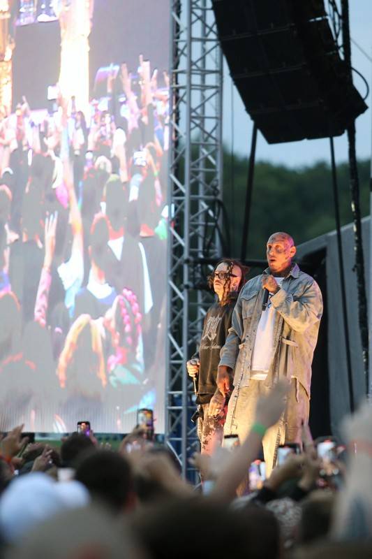 Cibulafest, den první: Zamračeno, ale bez bouřek. Fanoušky rozezpívali Sima, Queenie i Horkýže Slíže