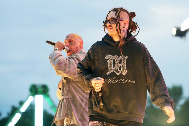 Cibulafest, den první: Zamračeno, ale bez bouřek. Fanoušky rozezpívali Sima, Queenie i Horkýže Slíže