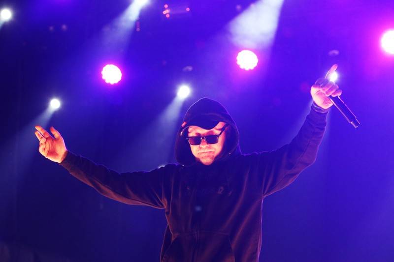 Cibulafest, den první: Zamračeno, ale bez bouřek. Fanoušky rozezpívali Sima, Queenie i Horkýže Slíže