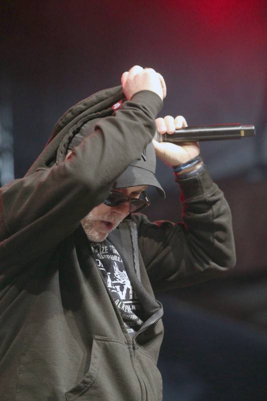 Cibulafest, den první: Zamračeno, ale bez bouřek. Fanoušky rozezpívali Sima, Queenie i Horkýže Slíže