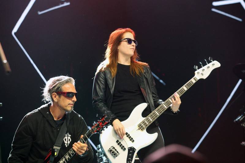 Cibulafest, den první: Zamračeno, ale bez bouřek. Fanoušky rozezpívali Sima, Queenie i Horkýže Slíže