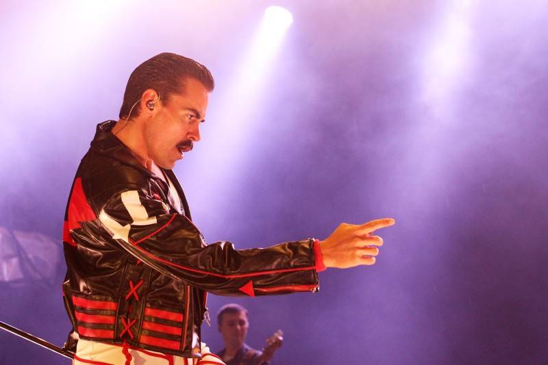 Cibulafest, den první: Zamračeno, ale bez bouřek. Fanoušky rozezpívali Sima, Queenie i Horkýže Slíže