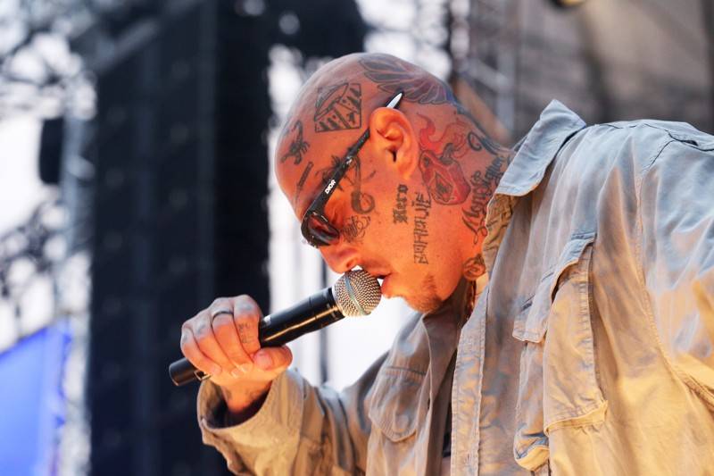 Cibulafest, den první: Zamračeno, ale bez bouřek. Fanoušky rozezpívali Sima, Queenie i Horkýže Slíže