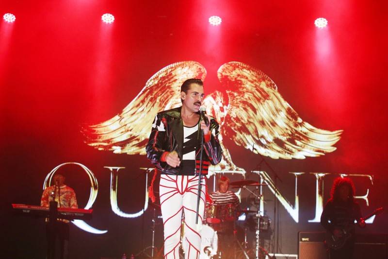 Cibulafest, den první: Zamračeno, ale bez bouřek. Fanoušky rozezpívali Sima, Queenie i Horkýže Slíže