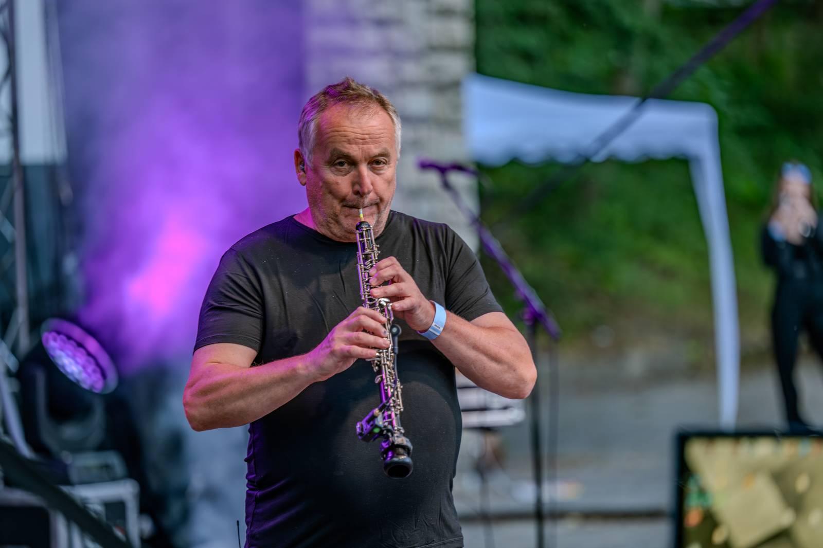 Oblíbené vypalovačky i novinky z aktuálního alba. Čechomor bavil publikum ve Slaném