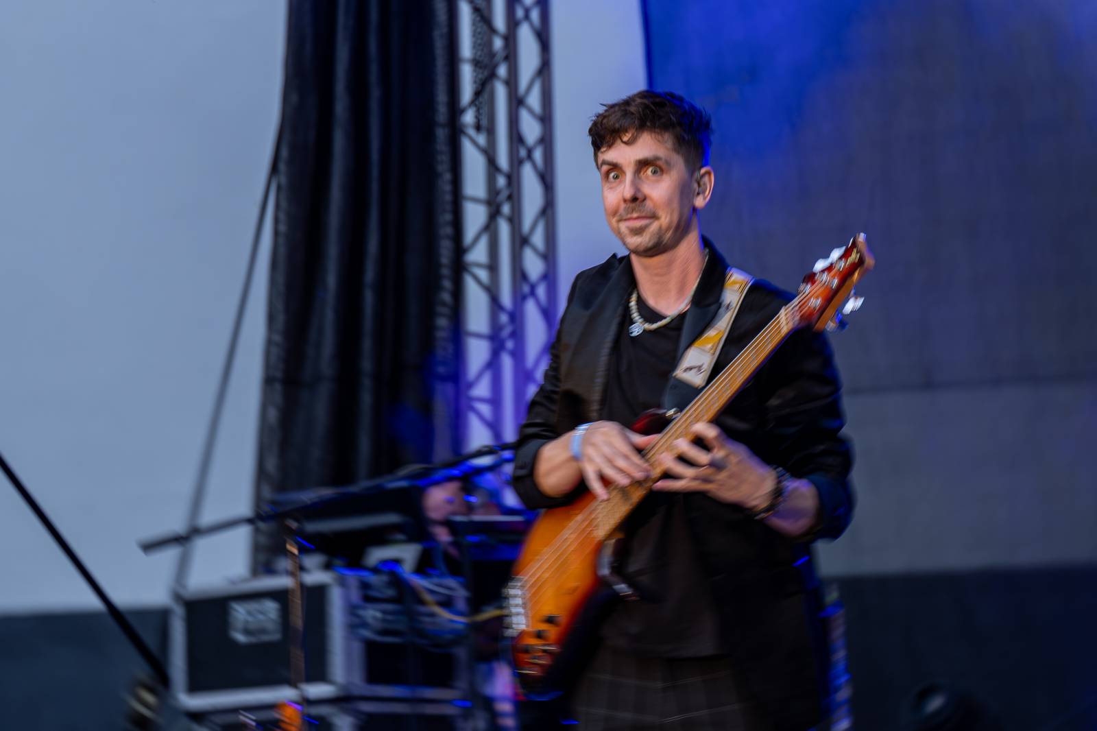 Oblíbené vypalovačky i novinky z aktuálního alba. Čechomor bavil publikum ve Slaném