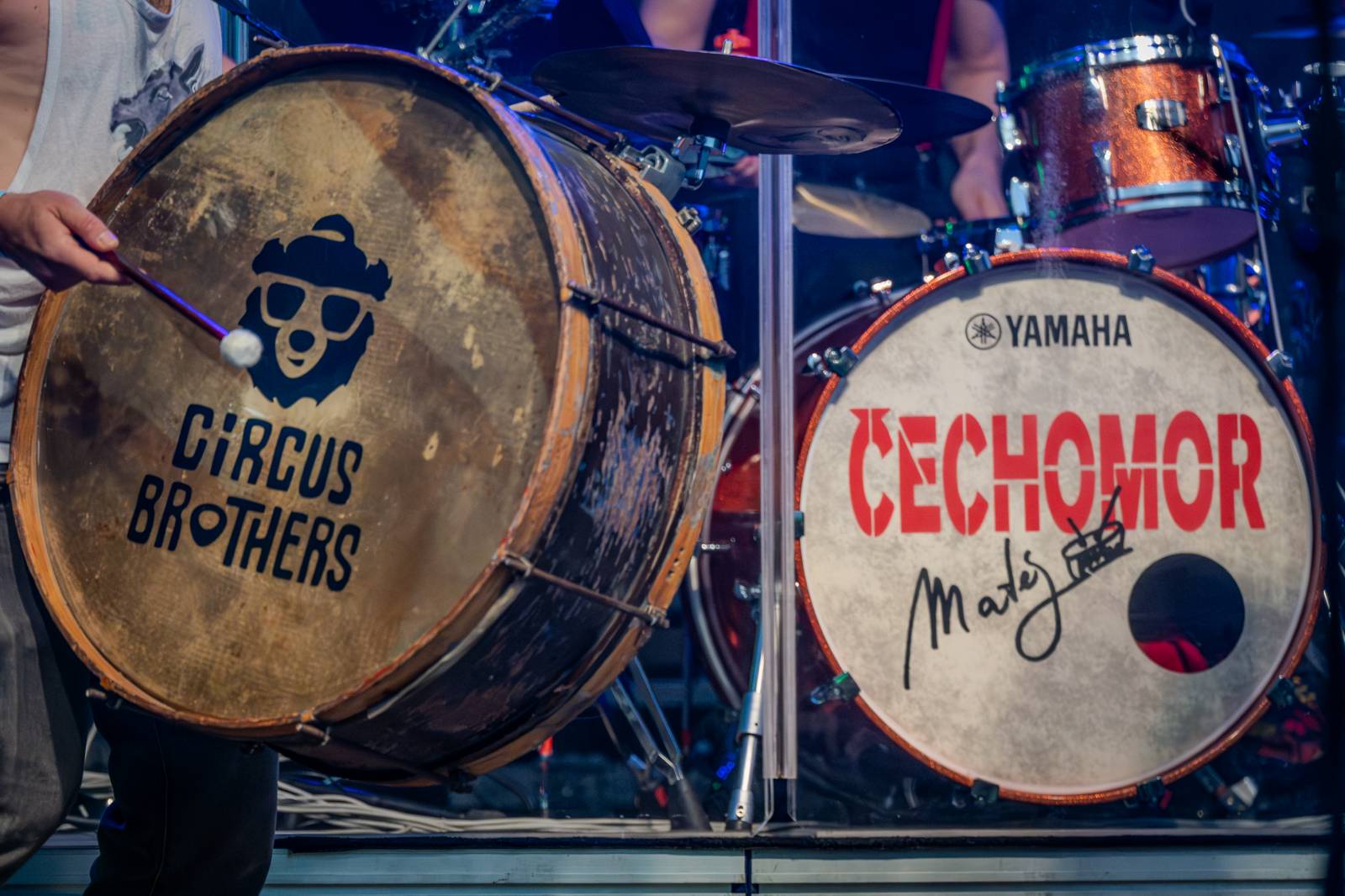 Oblíbené vypalovačky i novinky z aktuálního alba. Čechomor bavil publikum ve Slaném