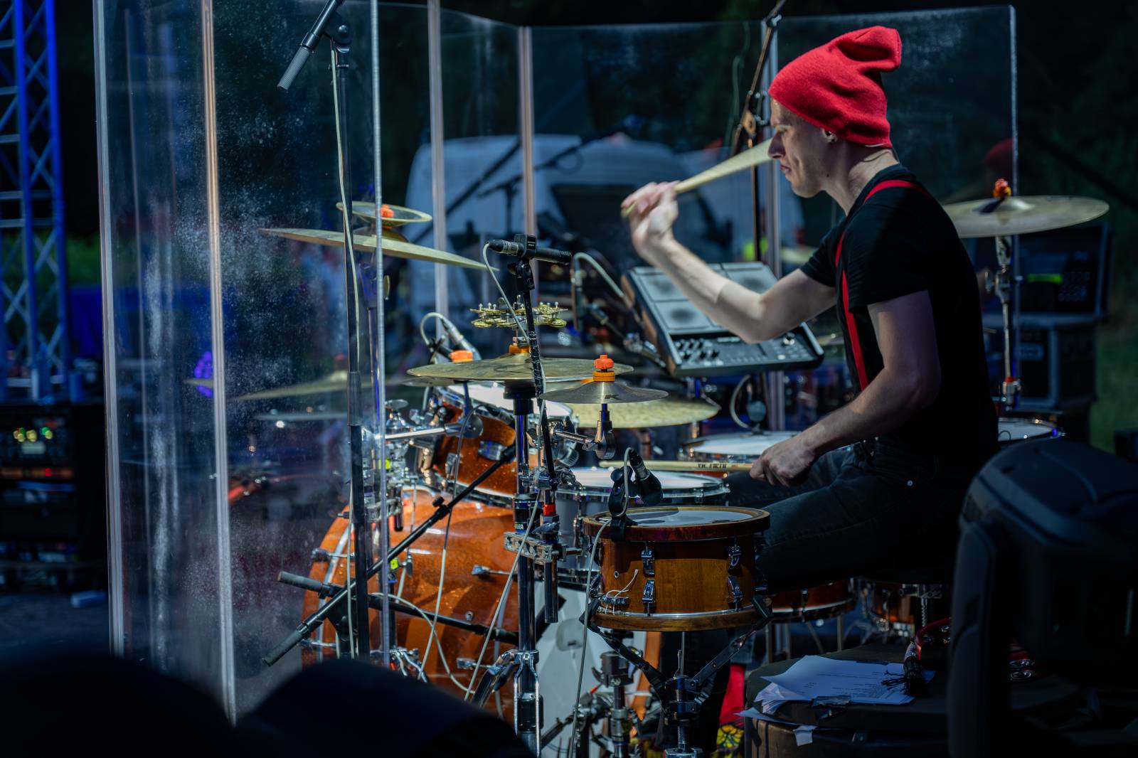 Oblíbené vypalovačky i novinky z aktuálního alba. Čechomor bavil publikum ve Slaném