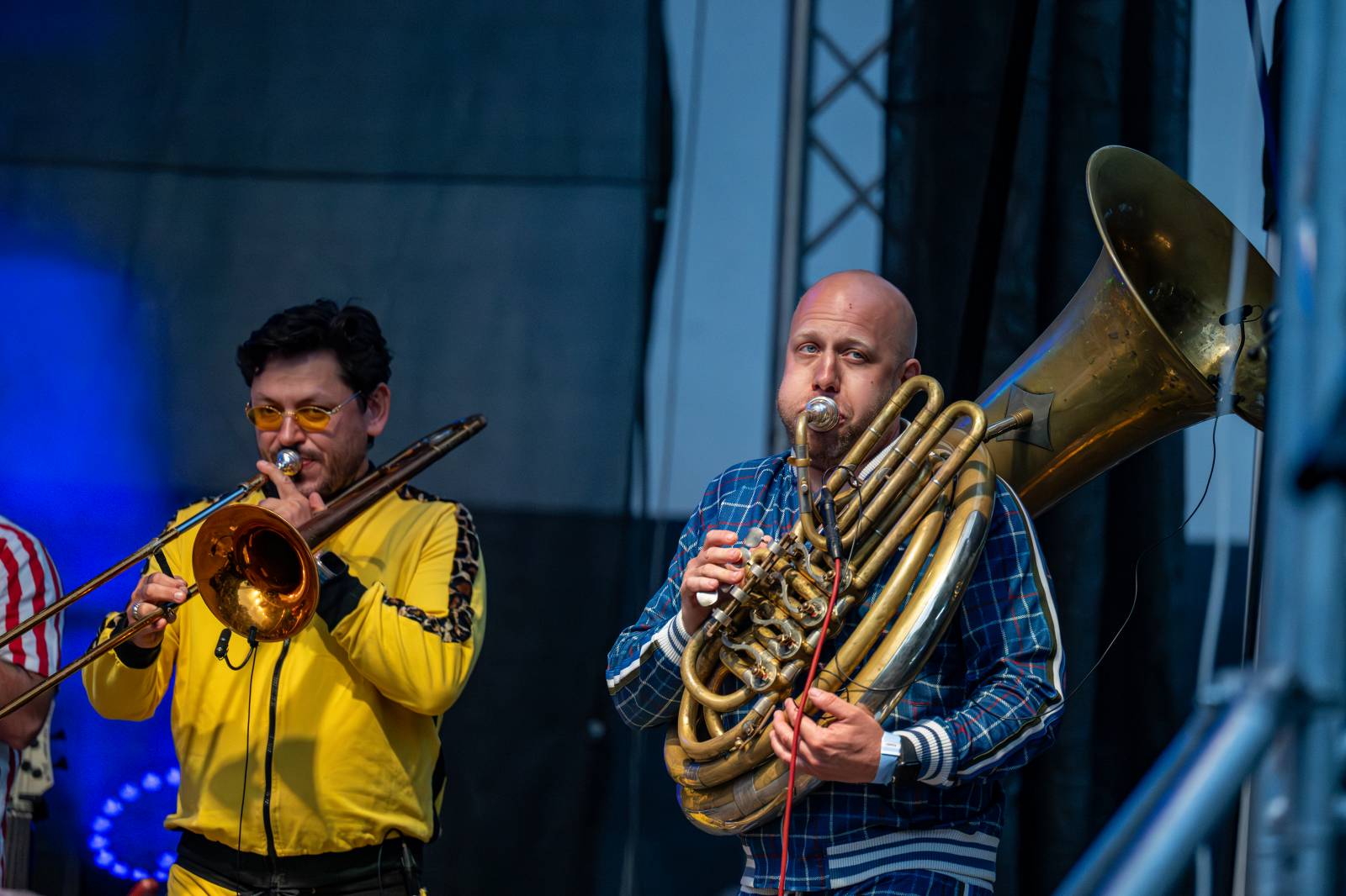 Oblíbené vypalovačky i novinky z aktuálního alba. Čechomor bavil publikum ve Slaném