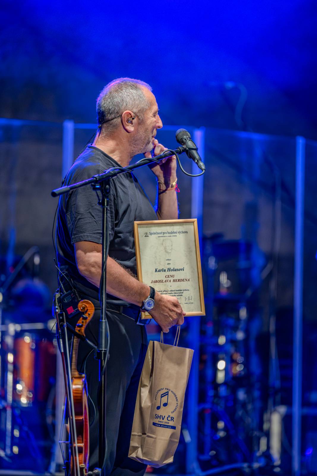 Oblíbené vypalovačky i novinky z aktuálního alba. Čechomor bavil publikum ve Slaném