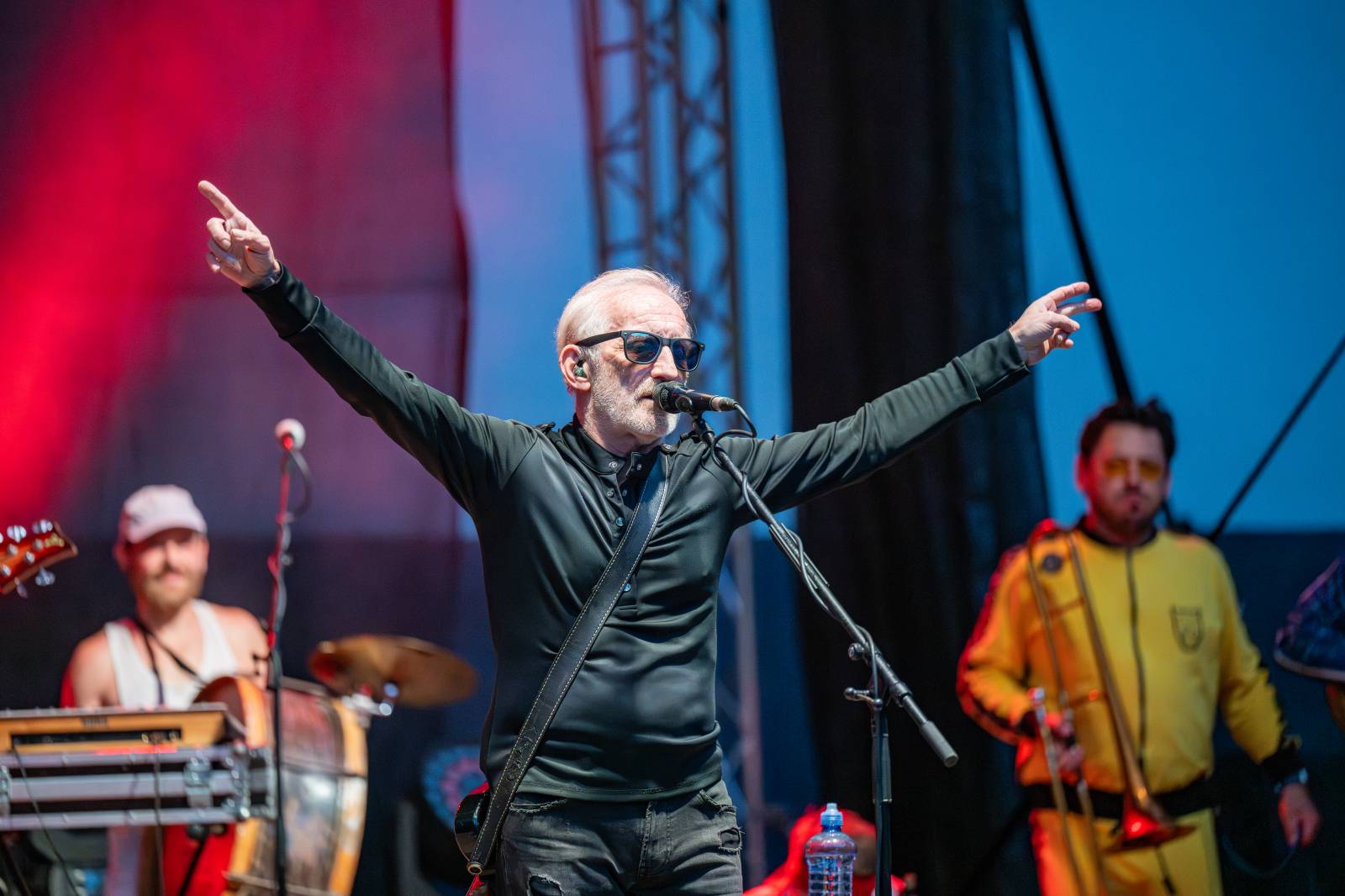 Oblíbené vypalovačky i novinky z aktuálního alba. Čechomor bavil publikum ve Slaném