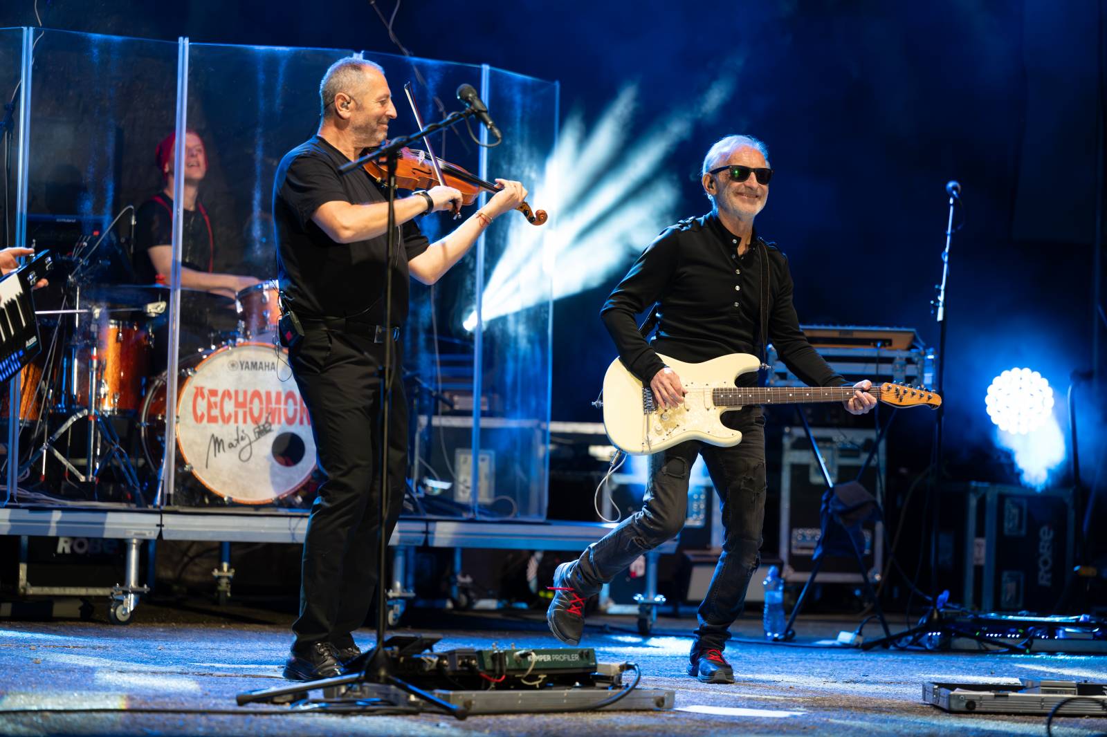 Oblíbené vypalovačky i novinky z aktuálního alba. Čechomor bavil publikum ve Slaném