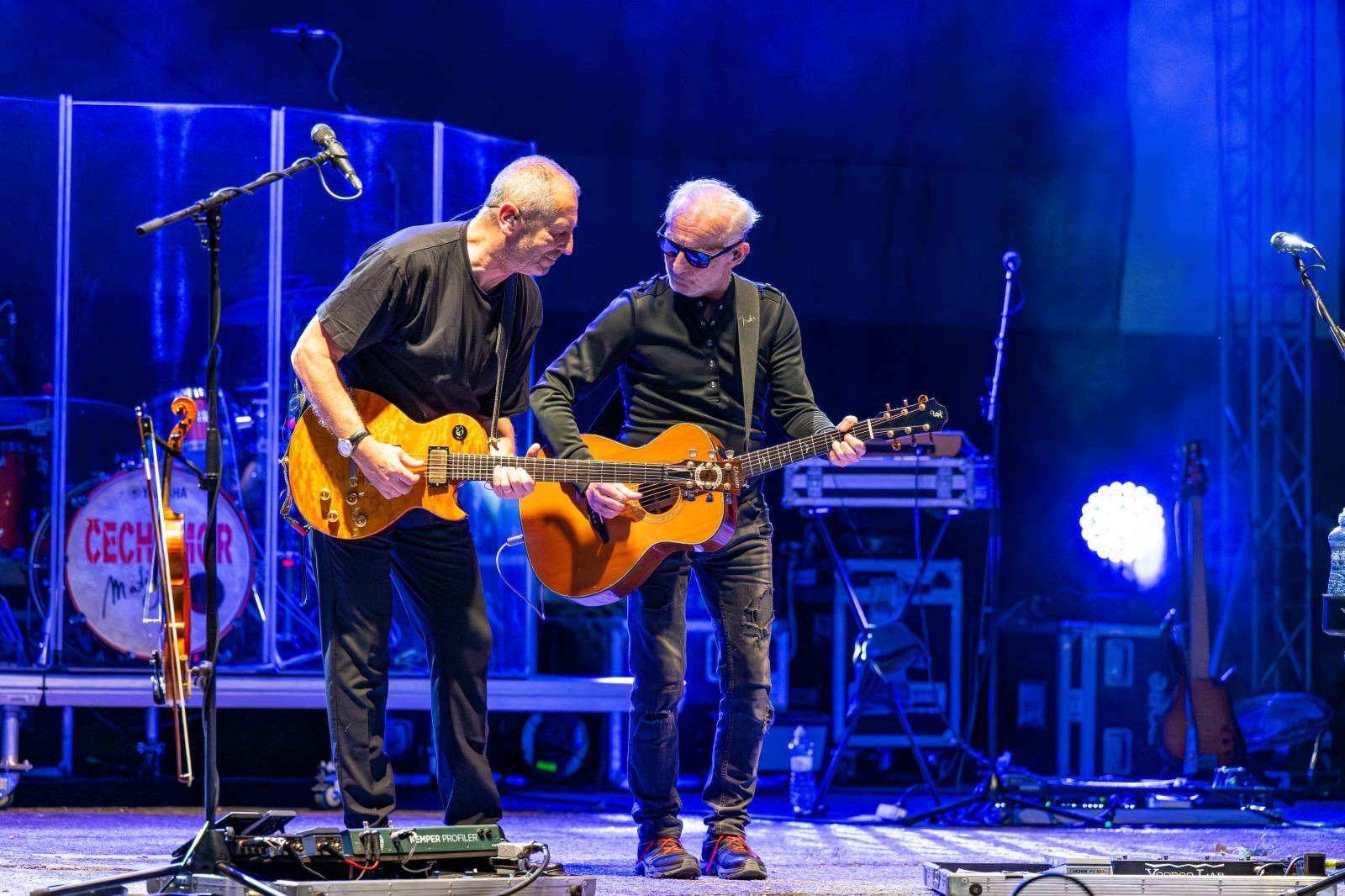 Oblíbené vypalovačky i novinky z aktuálního alba. Čechomor bavil publikum ve Slaném