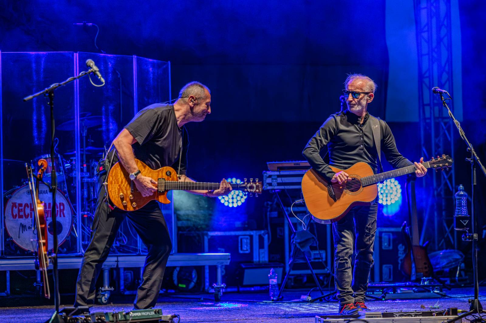 Oblíbené vypalovačky i novinky z aktuálního alba. Čechomor bavil publikum ve Slaném