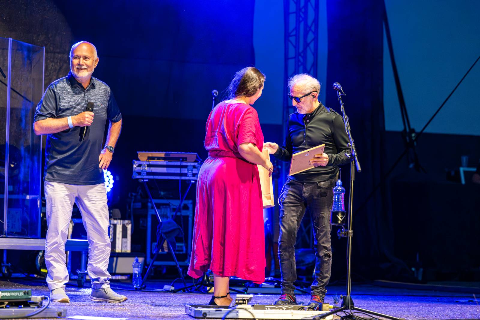 Oblíbené vypalovačky i novinky z aktuálního alba. Čechomor bavil publikum ve Slaném