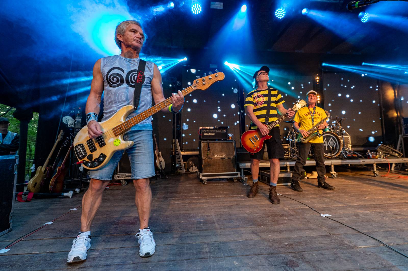 Tři sestry řádily ve vyprodaném lesním divadle v Řevnicích