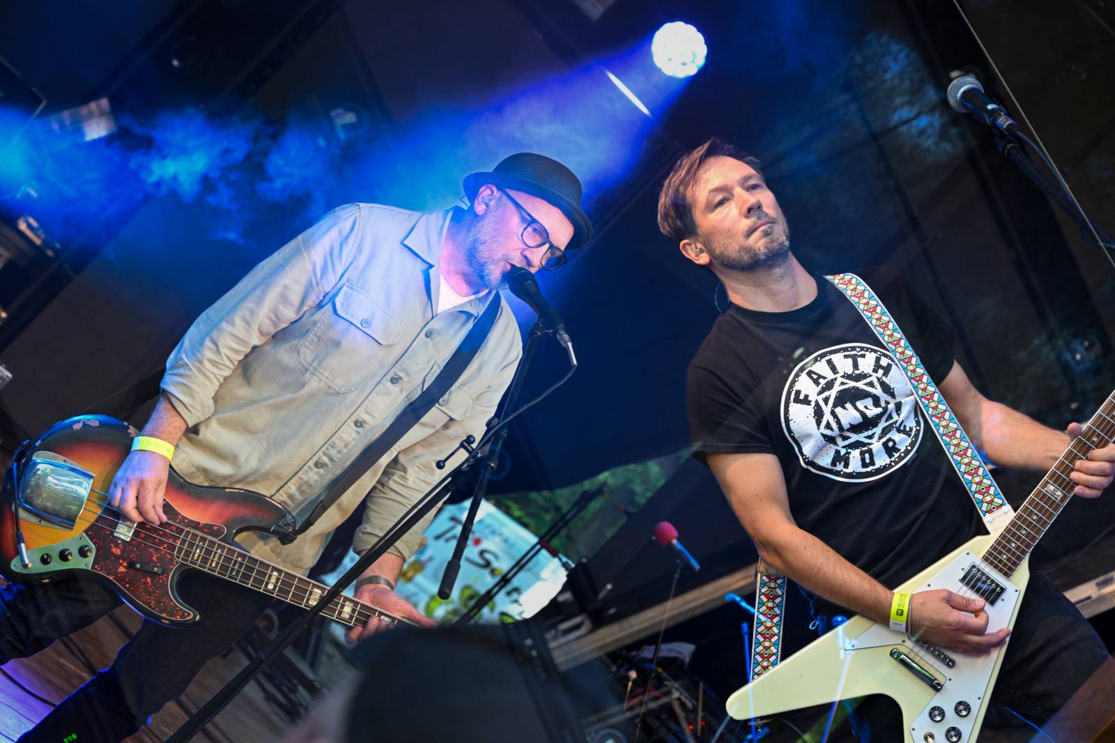 Tři sestry řádily ve vyprodaném lesním divadle v Řevnicích