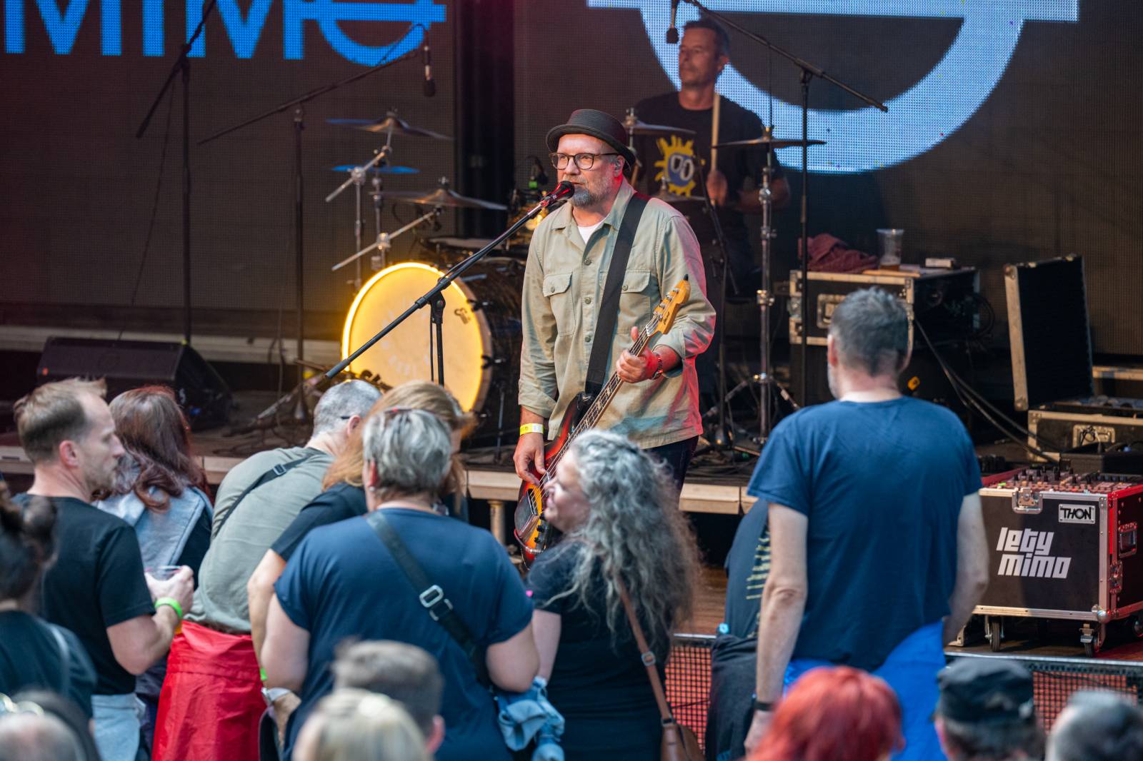 Tři sestry řádily ve vyprodaném lesním divadle v Řevnicích