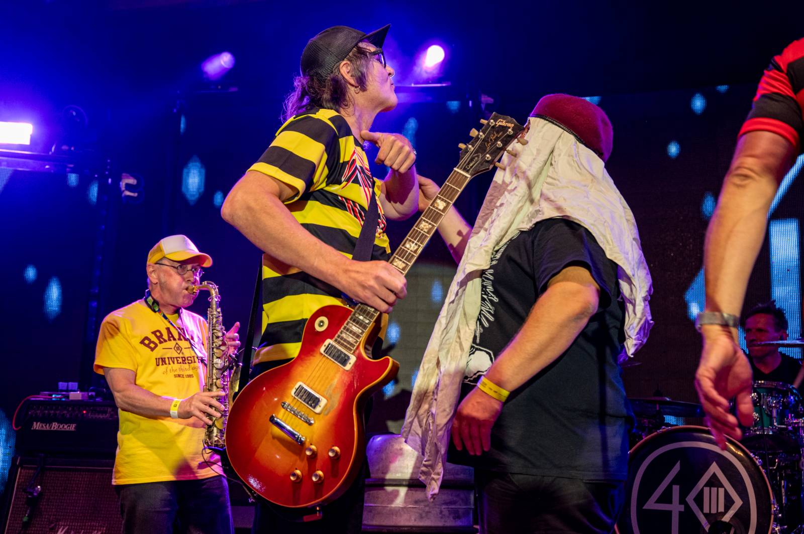 Tři sestry řádily ve vyprodaném lesním divadle v Řevnicích