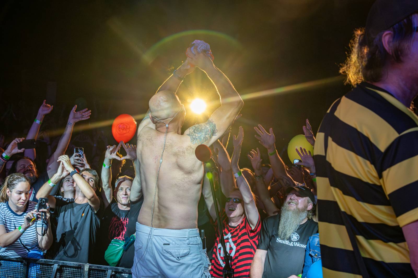 Tři sestry řádily ve vyprodaném lesním divadle v Řevnicích