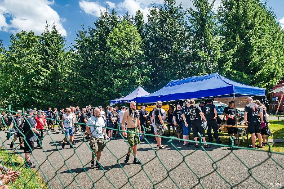 Nýrsko zahalila temnota. Eternal Hate Fest přivítal Hornu, Infernal War, Luctus nebo Black Raptus