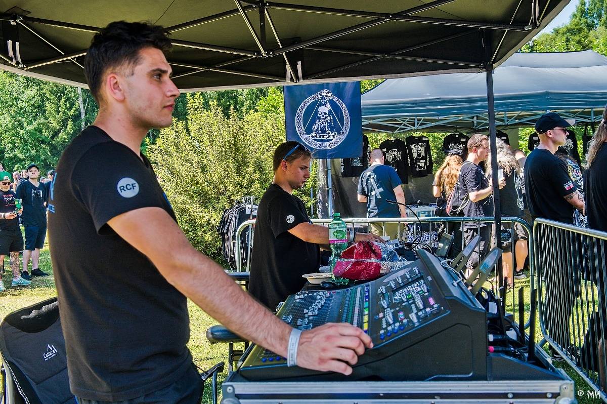 Nýrsko zahalila temnota. Eternal Hate Fest přivítal Hornu, Infernal War, Luctus nebo Black Raptus