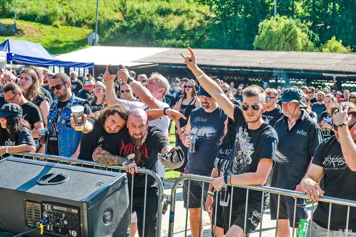 Nýrsko zahalila temnota. Eternal Hate Fest přivítal Hornu, Infernal War, Luctus nebo Black Raptus