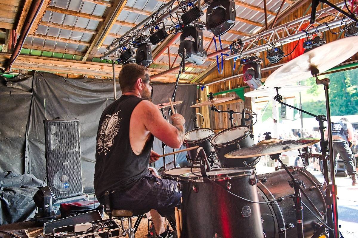 Nýrsko zahalila temnota. Eternal Hate Fest přivítal Hornu, Infernal War, Luctus nebo Black Raptus