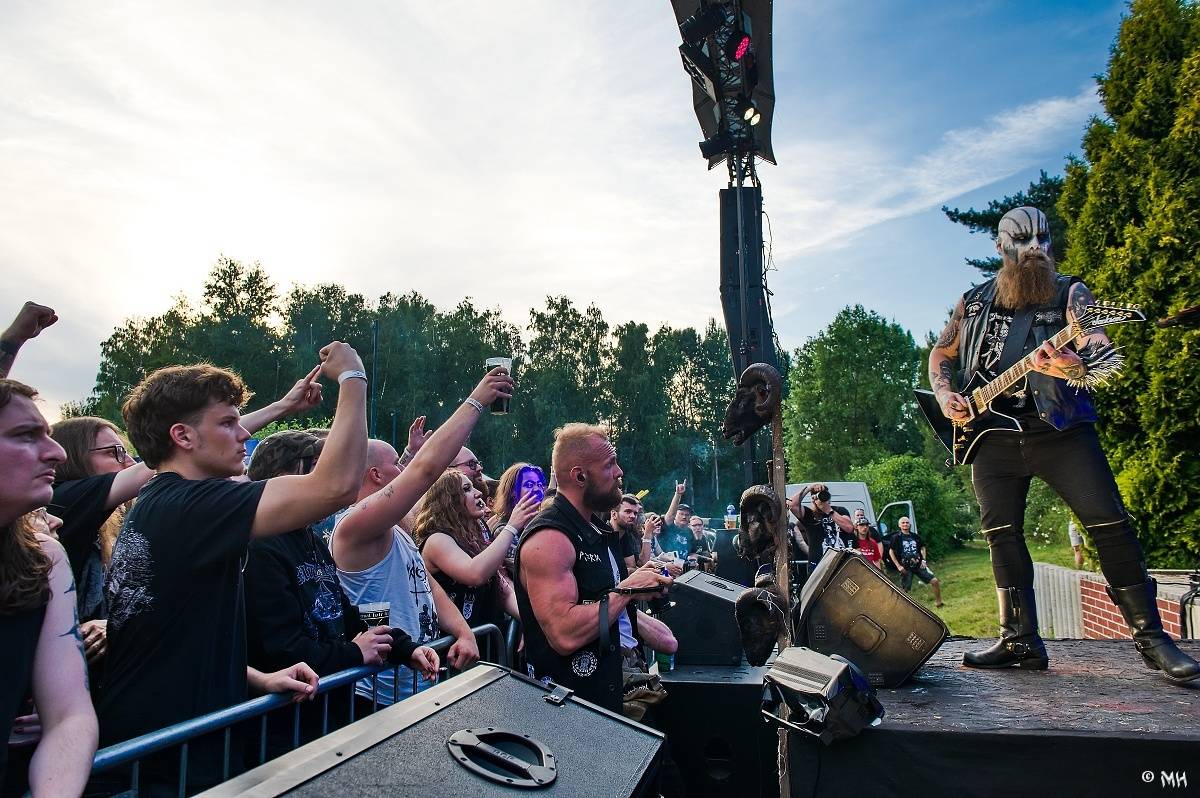 Nýrsko zahalila temnota. Eternal Hate Fest přivítal Hornu, Infernal War, Luctus nebo Black Raptus