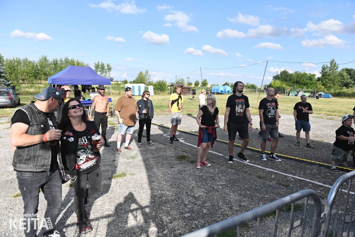 Fest a půl odstartoval naplno: První den nabídl punkrock v podání M3ta, Zvýšenýho rizika, Houby či PUM