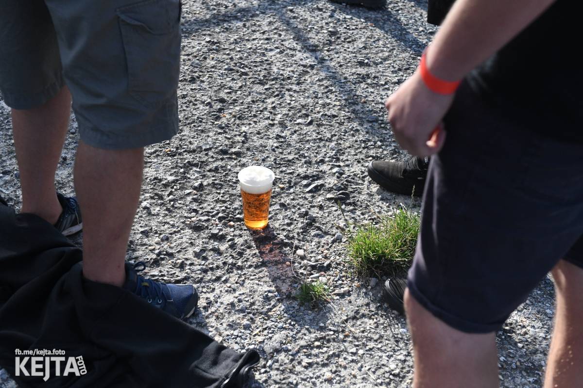 Fest a půl odstartoval naplno: První den nabídl punkrock v podání M3ta, Zvýšenýho rizika, Houby či PUM