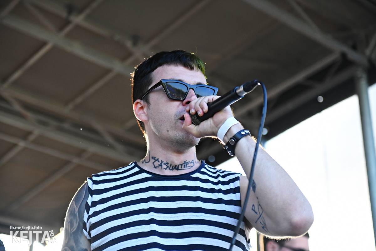 Fest a půl odstartoval naplno: První den nabídl punkrock v podání M3ta, Zvýšenýho rizika, Houby či PUM