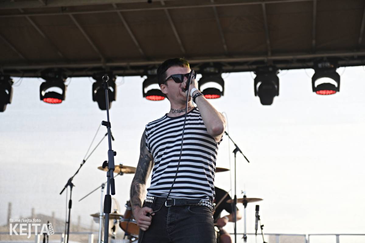 Fest a půl odstartoval naplno: První den nabídl punkrock v podání M3ta, Zvýšenýho rizika, Houby či PUM