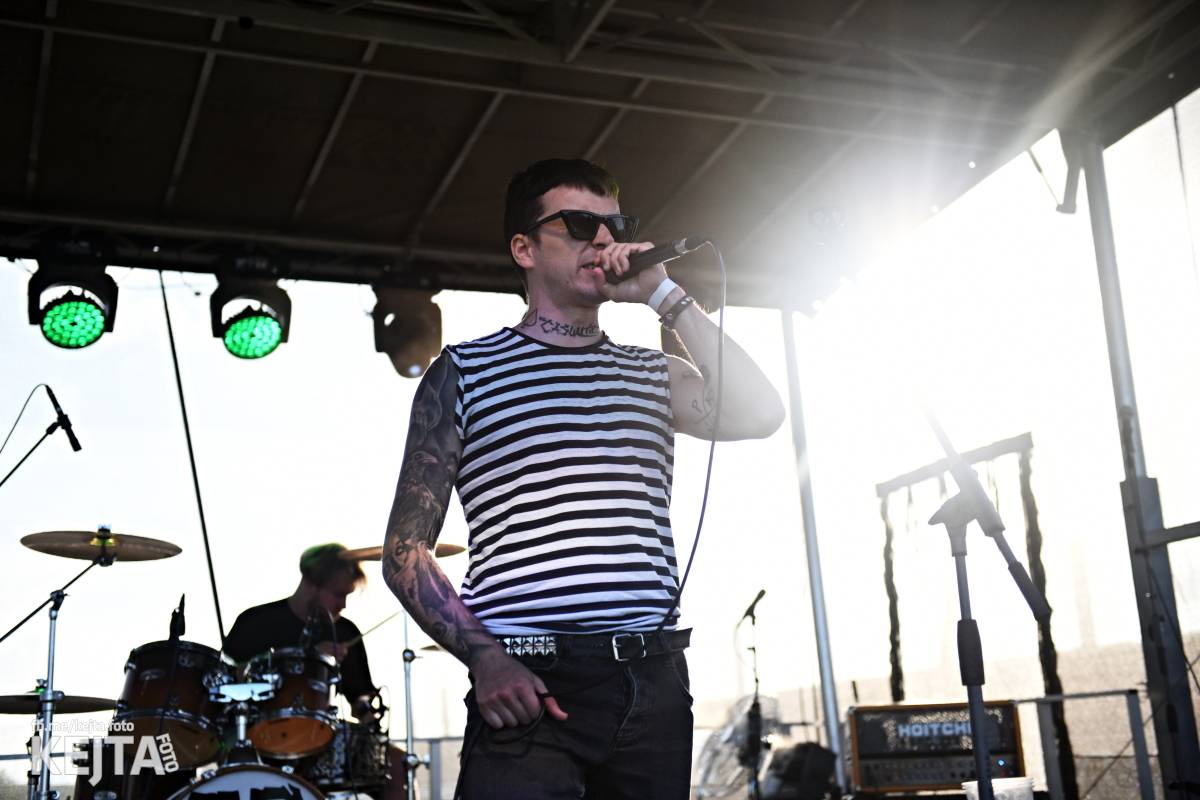 Fest a půl odstartoval naplno: První den nabídl punkrock v podání M3ta, Zvýšenýho rizika, Houby či PUM