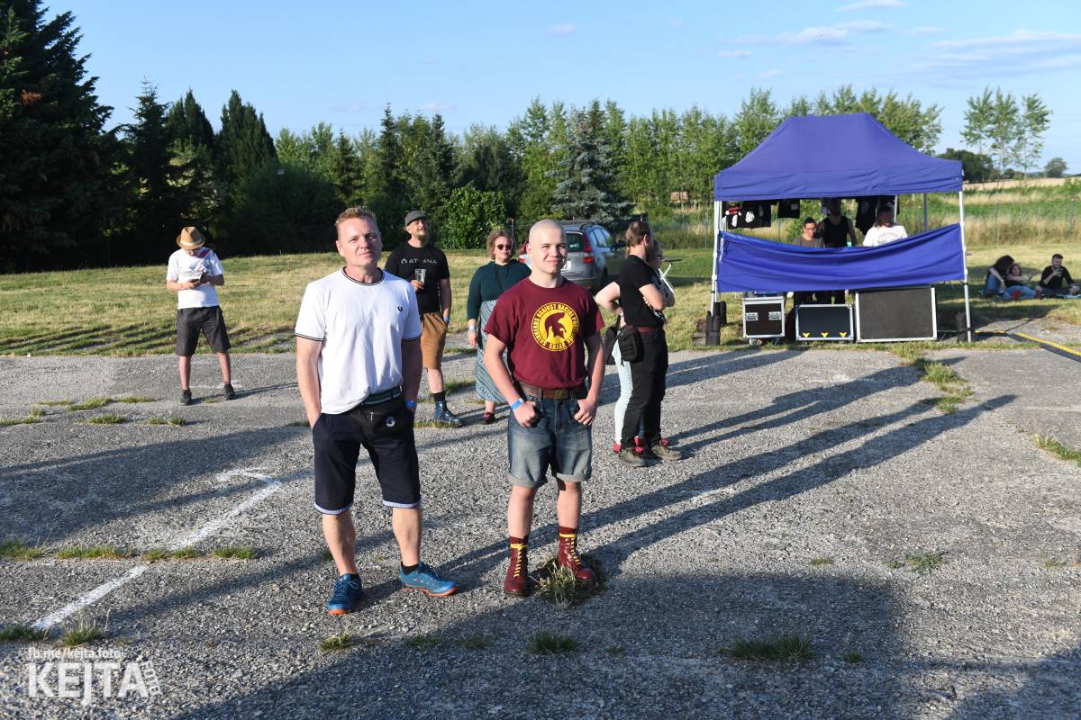 Fest a půl odstartoval naplno: První den nabídl punkrock v podání M3ta, Zvýšenýho rizika, Houby či PUM