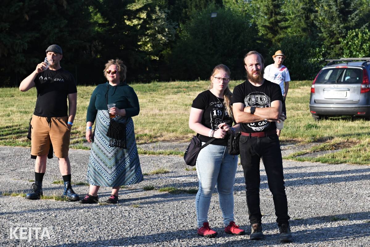 Fest a půl odstartoval naplno: První den nabídl punkrock v podání M3ta, Zvýšenýho rizika, Houby či PUM